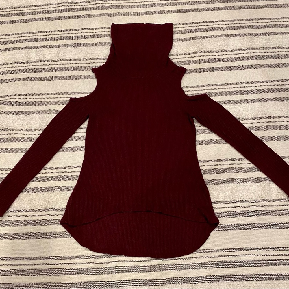 Women’s small Promesa cowl neck top. Burgundy wine color.